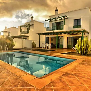 https://villas-nohara.in-canary-islands.com