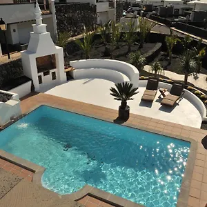 https://villa-calero.in-canary-islands.com